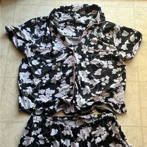Womens PJ's 2 Pc Soft Black Floral Shorts Button Top Sleepwear Set size XXL